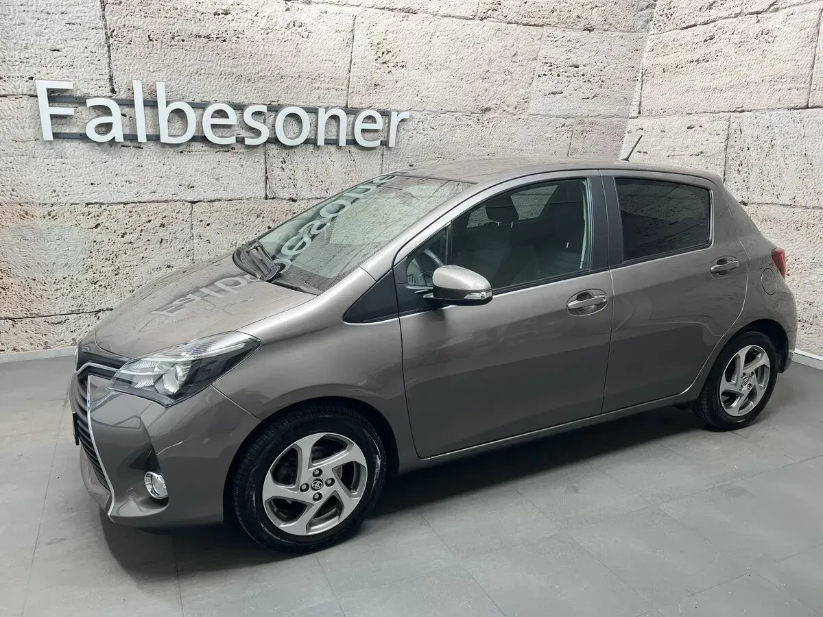 Toyota Yaris 2017 photo 2