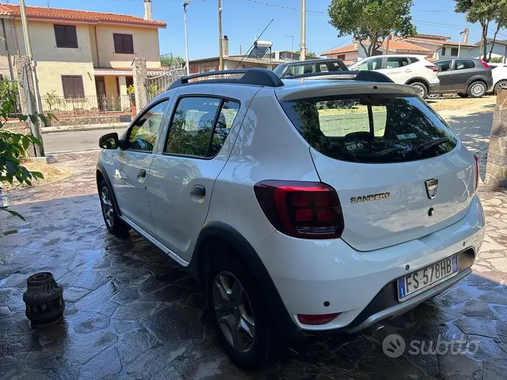 Dacia Sandero 2018 photo 2