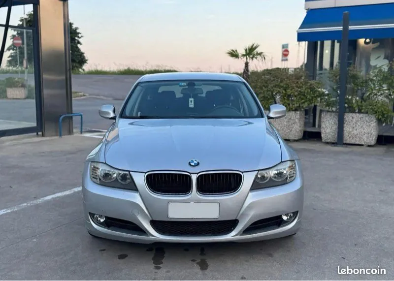 BMW 3 Series 2012 photo 2