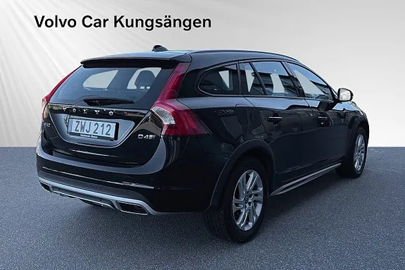 Volvo V60 Cross Country 2018 photo 5