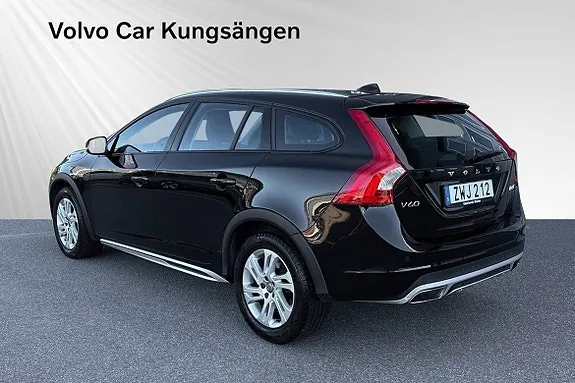 Volvo V60 Cross Country 2018 photo 4