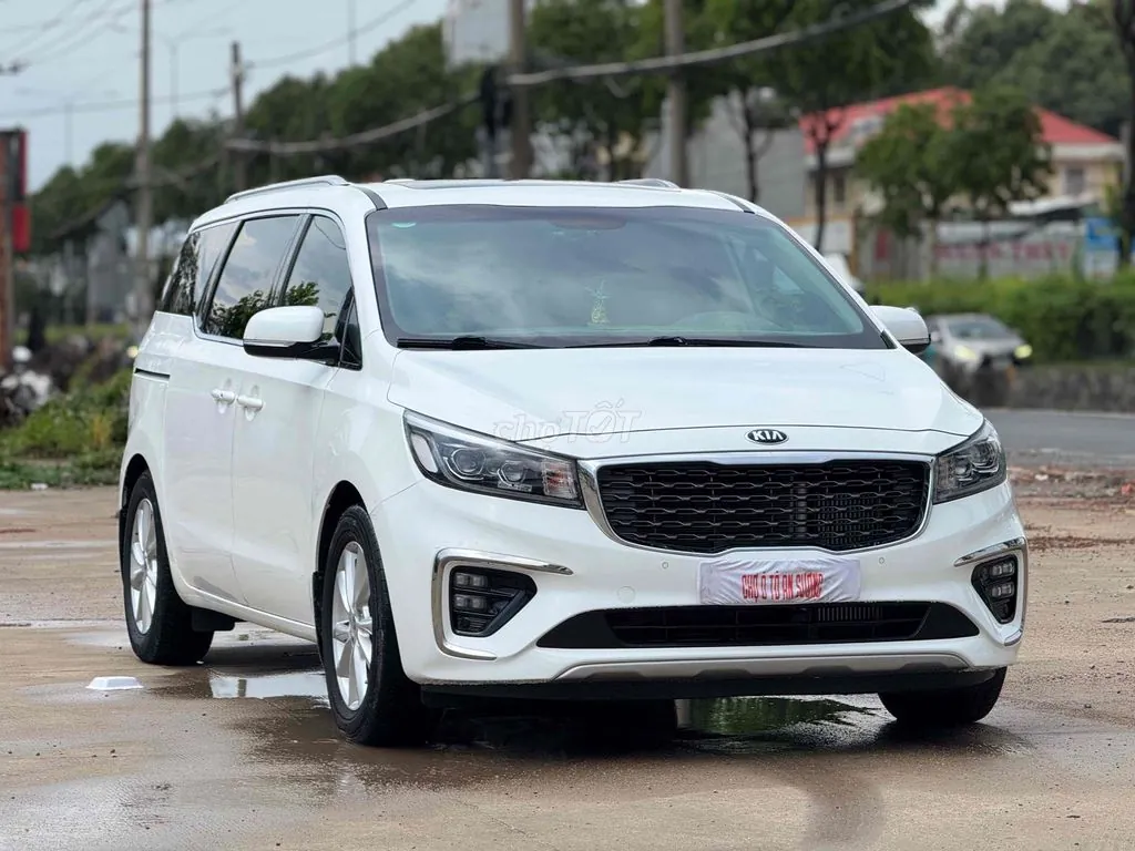 Kia Sedona 2020 photo 2