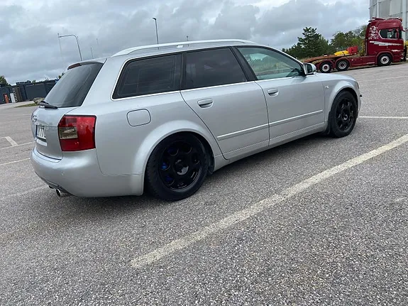Audi A4 2004 photo 2