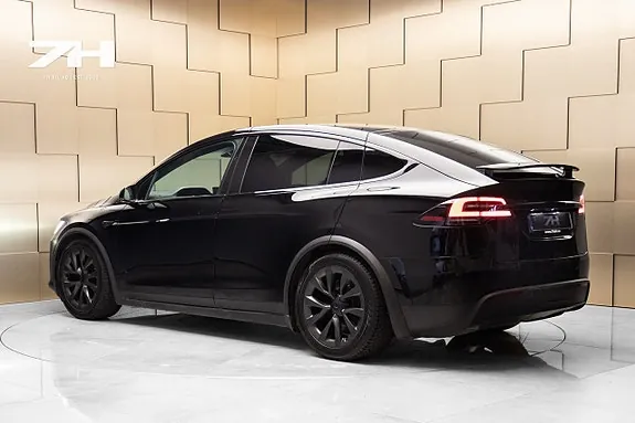 Tesla Model X 2023 photo 4