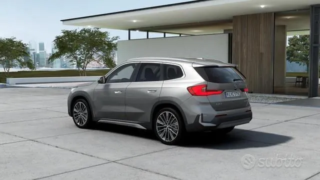 BMW Ix1 2026 photo 2