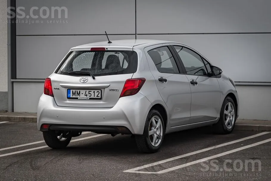 Toyota Yaris 2015 photo 4