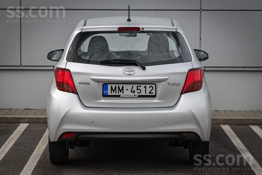 Toyota Yaris 2015 photo 5