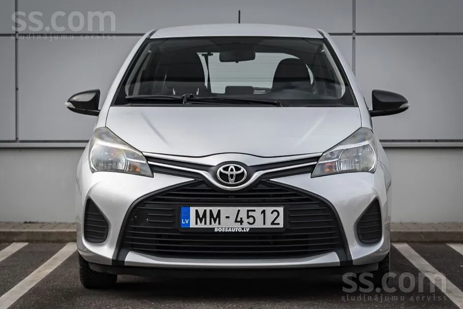 Toyota Yaris 2015 photo 2
