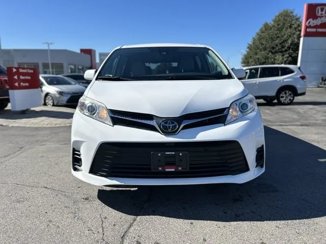 Toyota Sienna 2019 photo 2