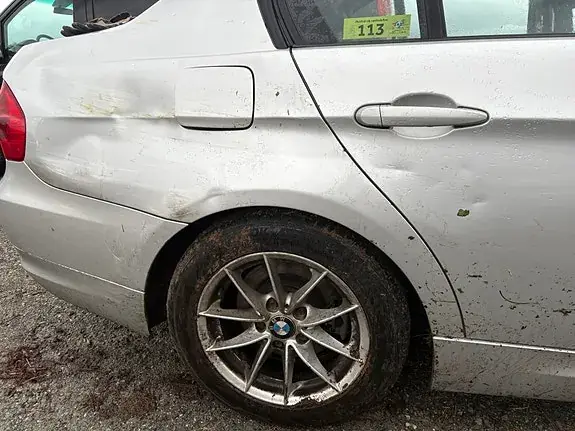 BMW 320D 2008 photo 2