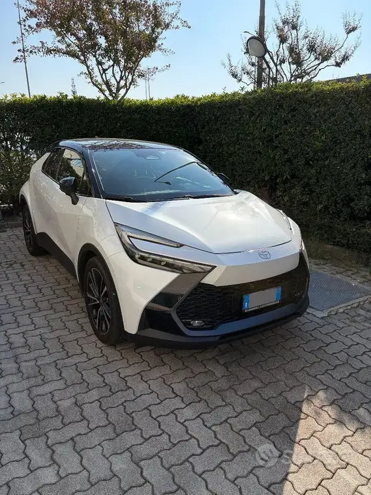 Toyota C-Hr 2023 photo 2
