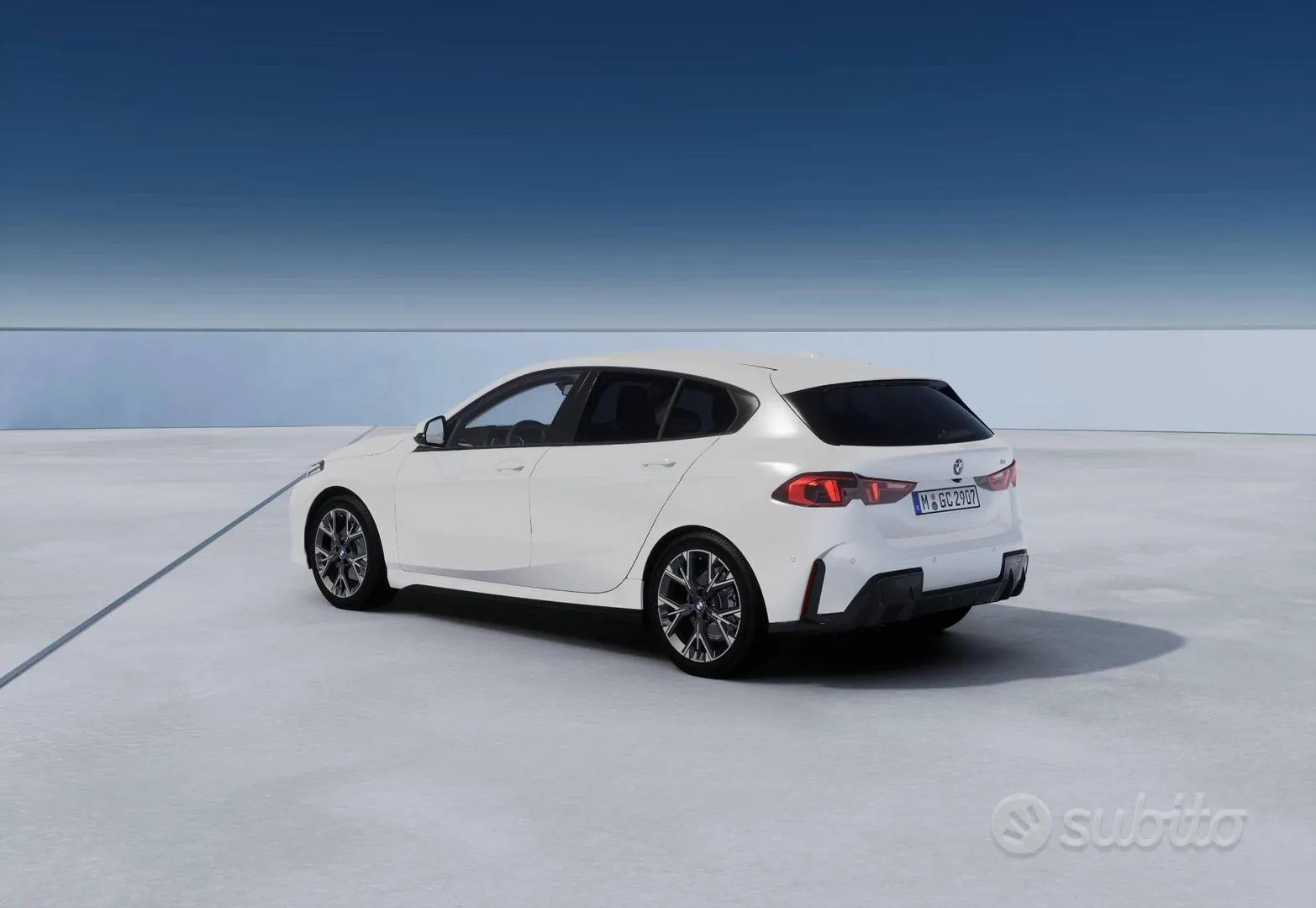 BMW 1 Series 2023 photo 2