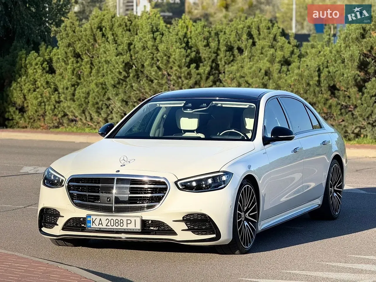 Mercedes-Benz S-Class 2023 photo 2
