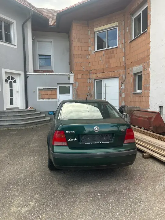 Volkswagen Bora 1999 photo 2