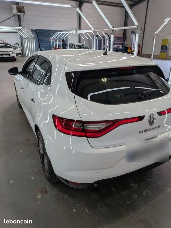Renault Megane 2017 photo 2
