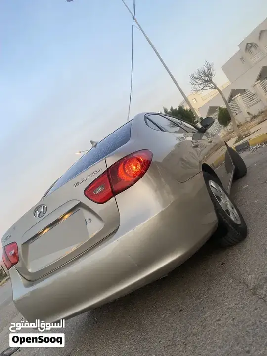 Hyundai Elantra 2010 photo 3