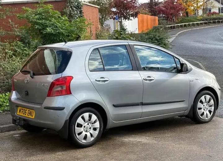Toyota Yaris 2006 photo 4