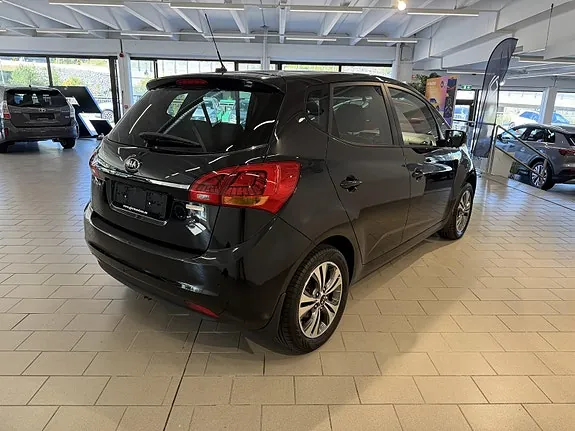Kia Venga 2015 photo 5