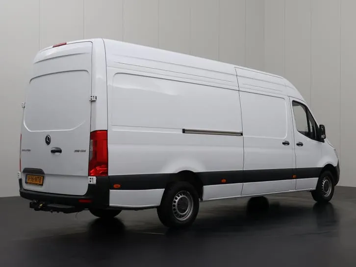 Mercedes-Benz Sprinter 2024 photo 2