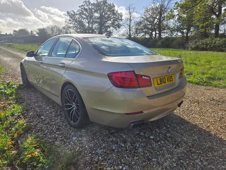 BMW 5 Series 2010 photo 4