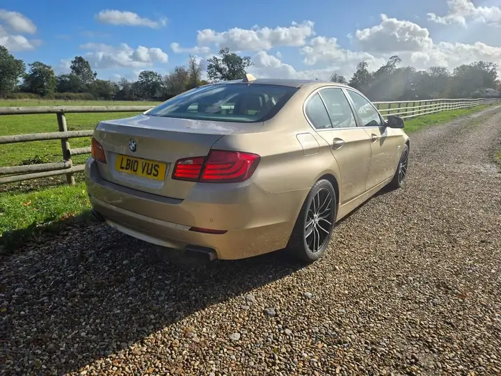 BMW 5 Series 2010 photo 3