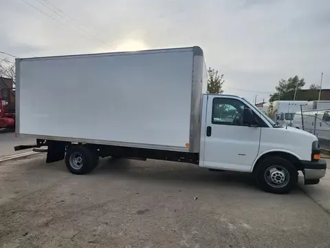 GMC Savana 2019 photo 3