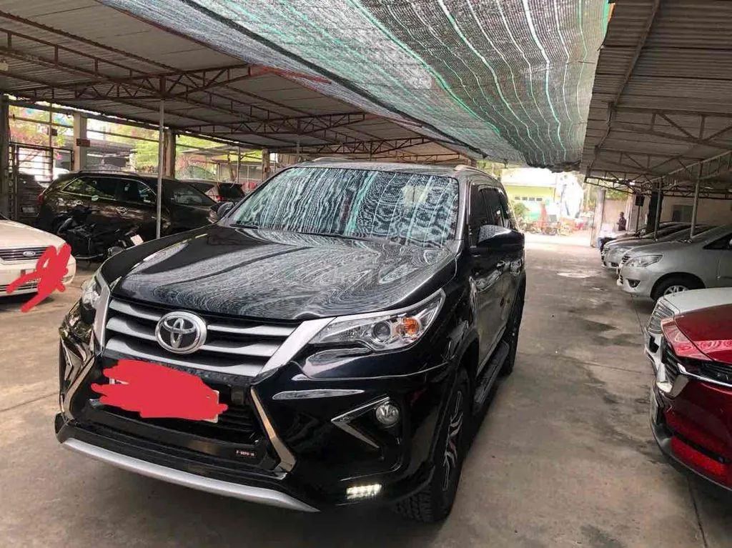 Toyota Fortuner 2018 photo 2