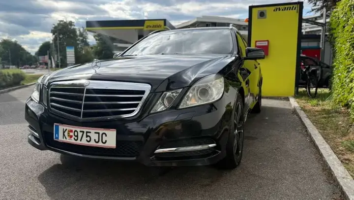 Mercedes-Benz E-Class 2010 photo 3