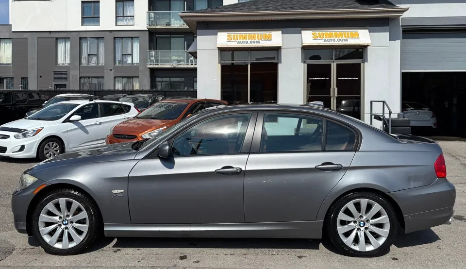 BMW 3 Series 2010 photo 3