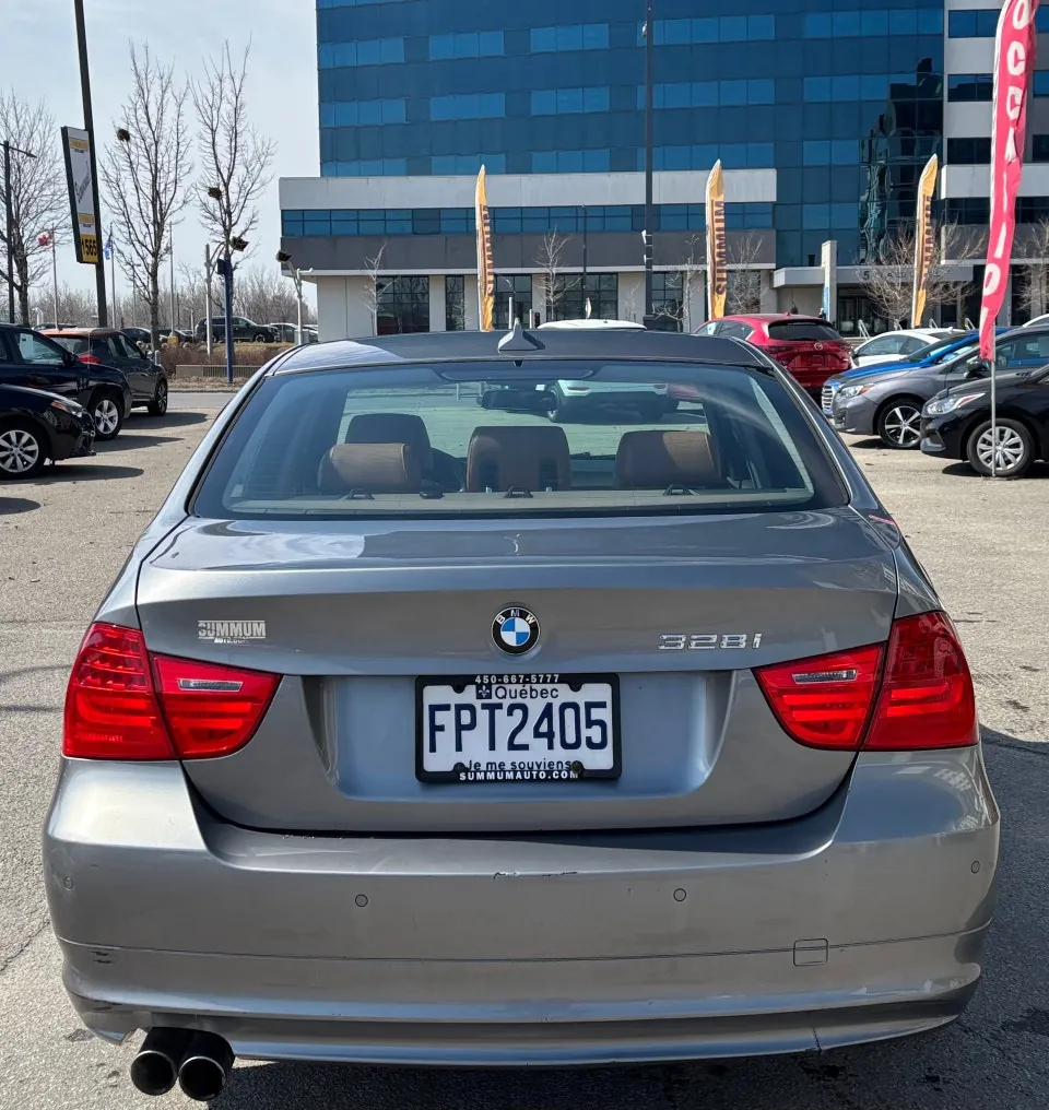 BMW 3 Series 2010 photo 5