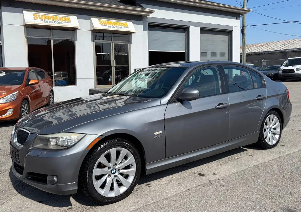 BMW 3 Series 2010 photo 2