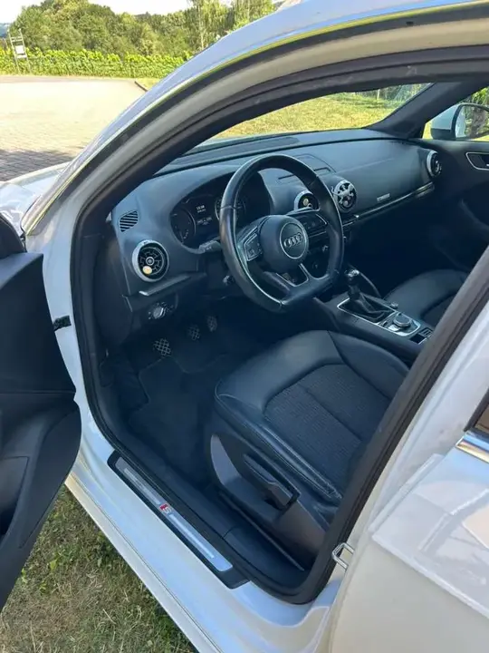 Audi A3 2017 photo 2