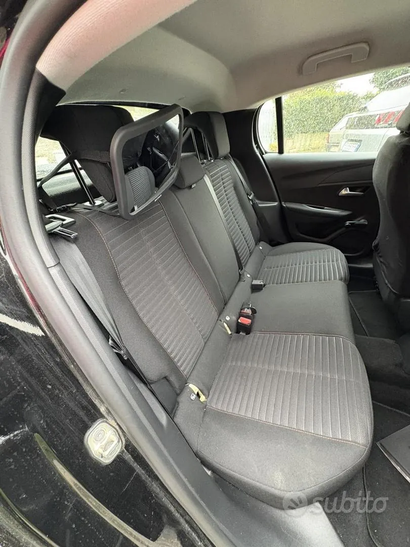 Peugeot 208 2020 photo 3