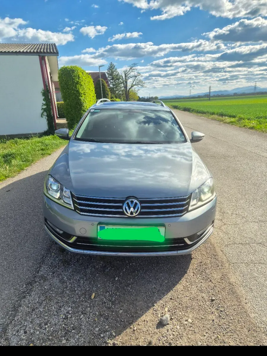 Volkswagen Passat 2013 photo 2