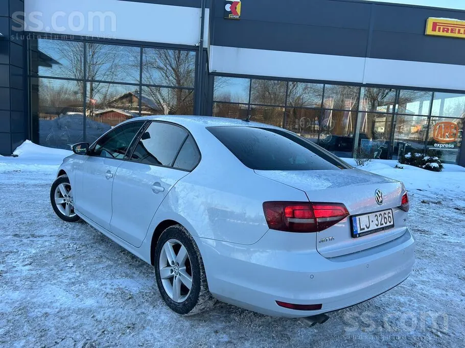 Volkswagen Jetta 2018 photo 3