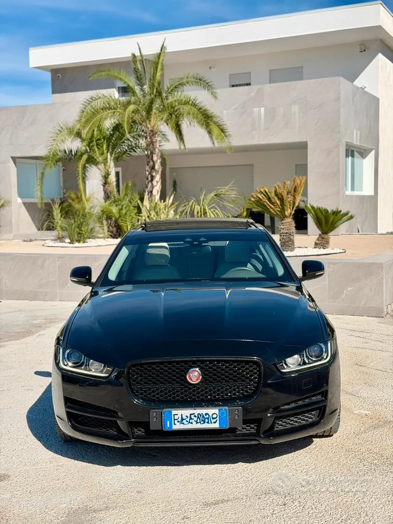 Jaguar Xe