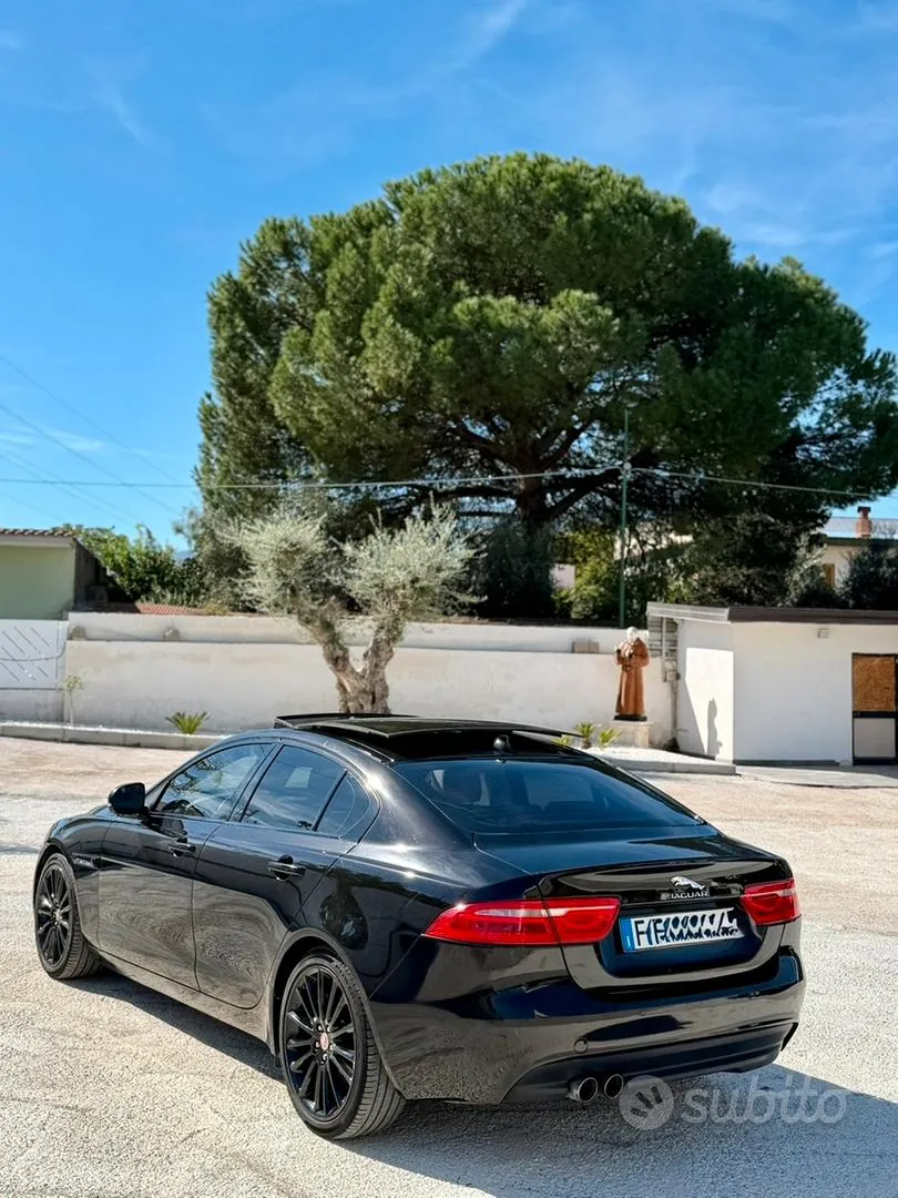Jaguar Xe 2015 photo 3