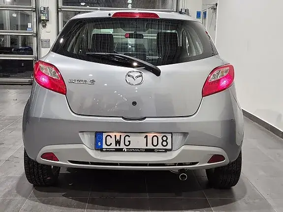 Mazda 2 2011 photo 4