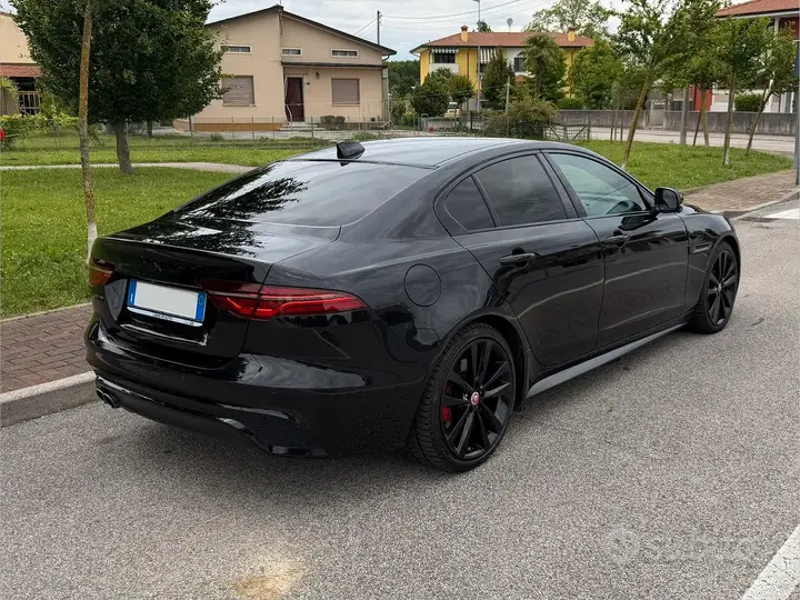 Jaguar Xe 2023 photo 2