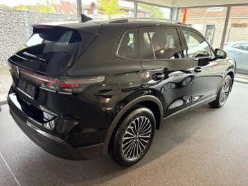 Volkswagen Tiguan 2025 photo 2