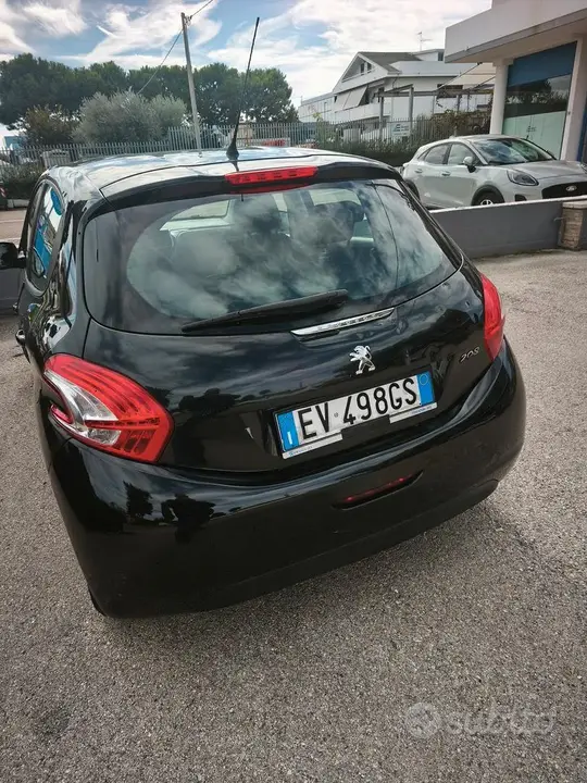 Peugeot 208 2014 photo 3