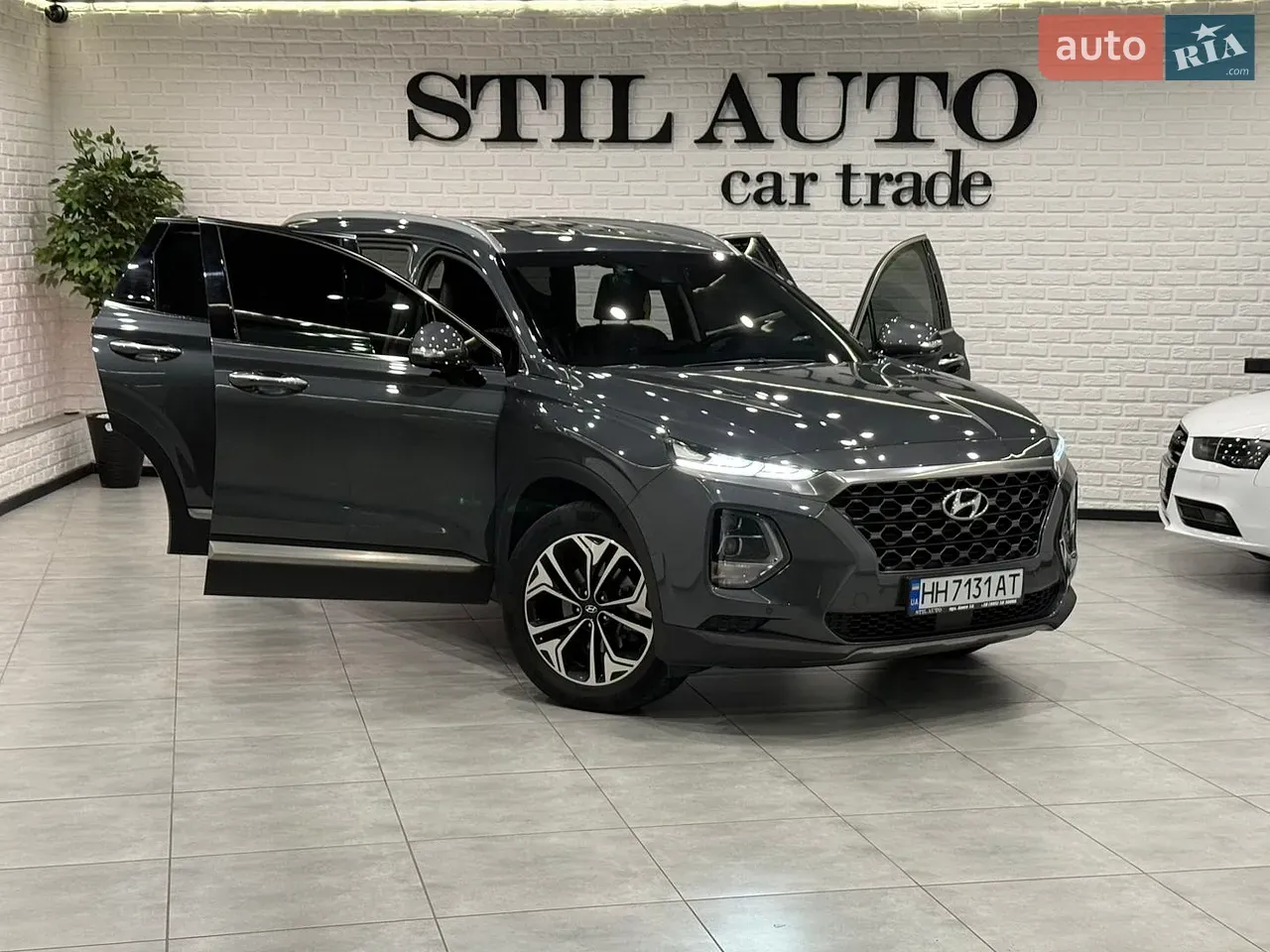 Hyundai Santa Fe 2019 photo 3