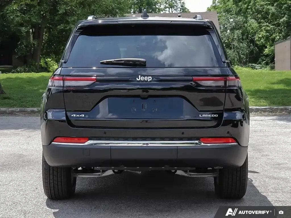 Jeep Grand Cherokee 2026 photo 5