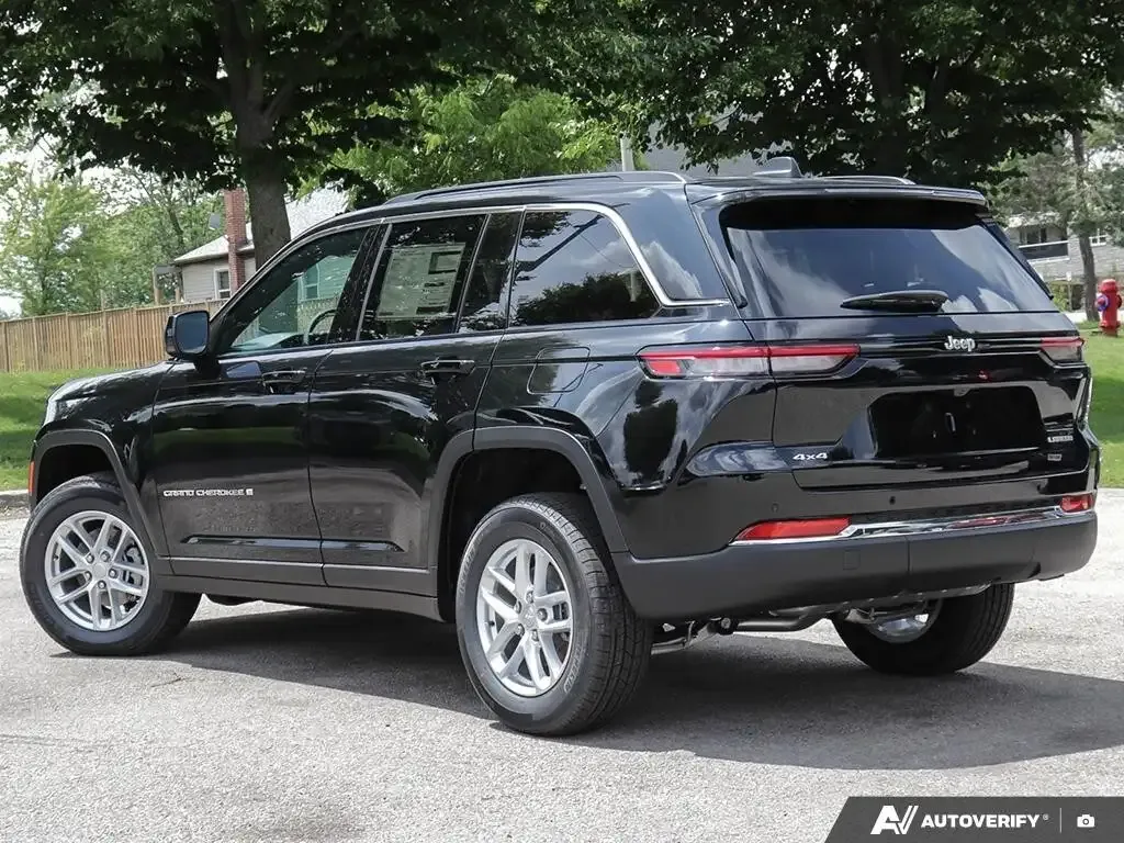 Jeep Grand Cherokee 2026 photo 4