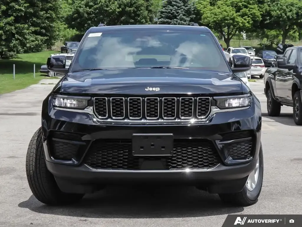 Jeep Grand Cherokee 2026 photo 2