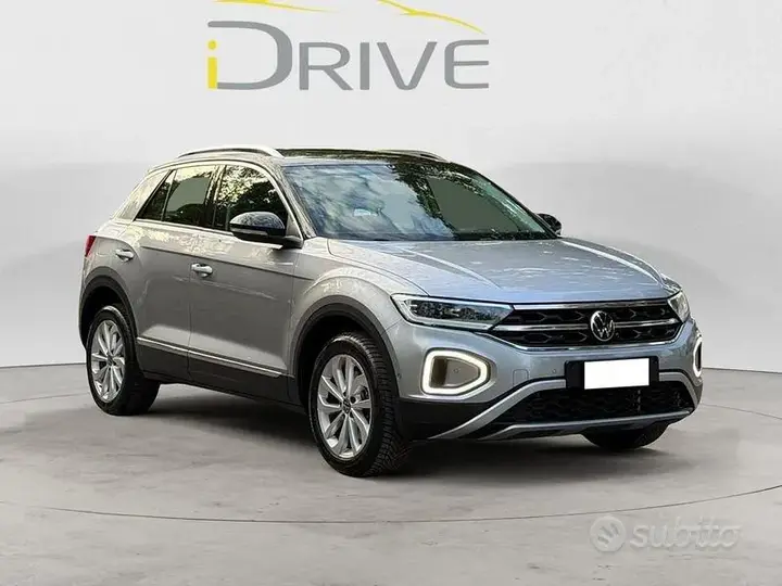 Volkswagen T-Roc 2023 photo 3