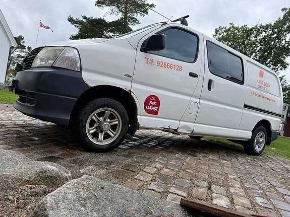 Toyota Hiace 2009 photo 2