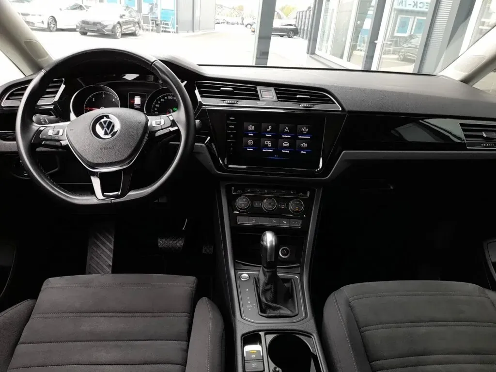Volkswagen Touran 2022 photo 3