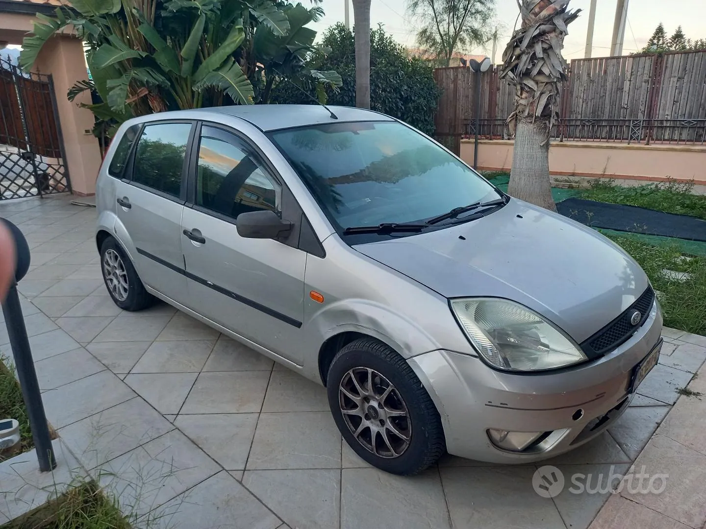 Ford Fiesta 2002 photo 2