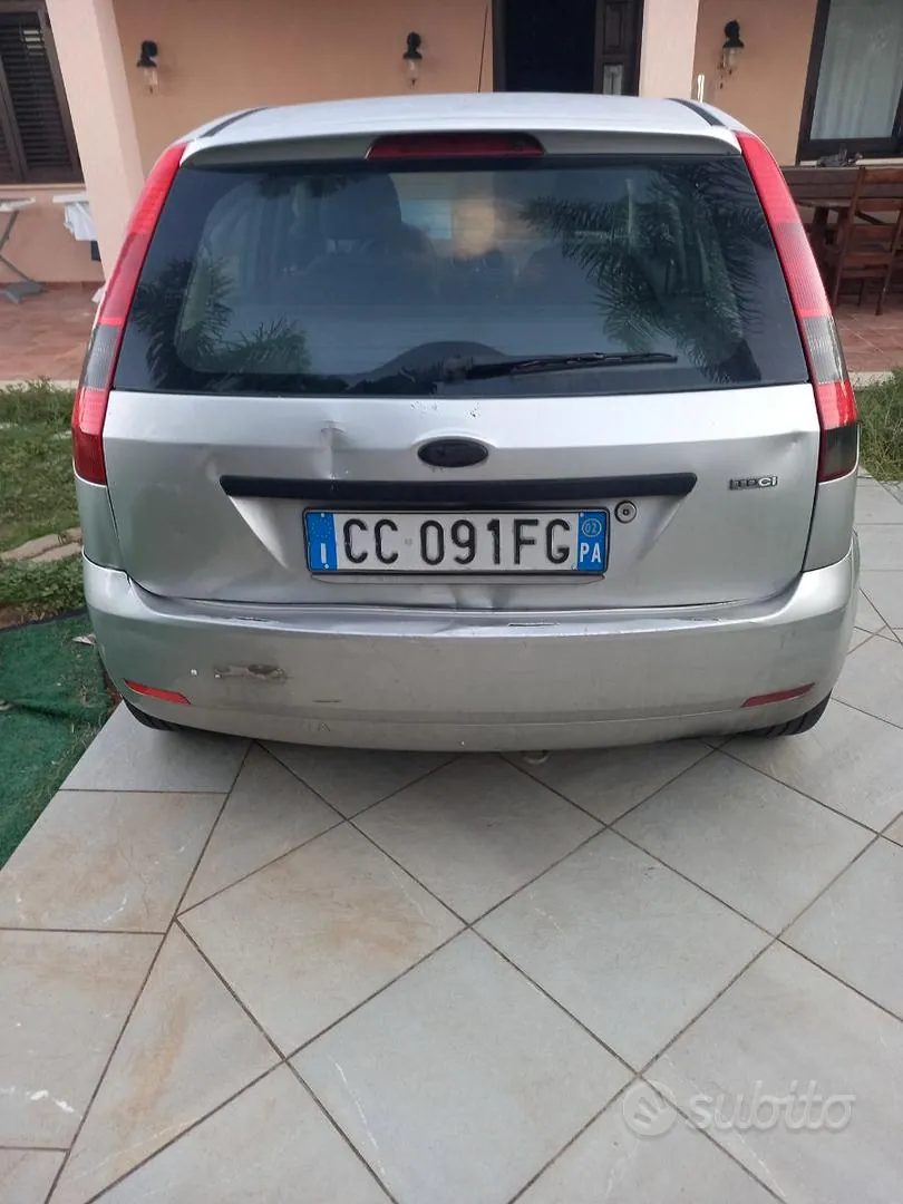 Ford Fiesta 2002 photo 4